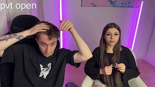 xgvgggx live cam on StripChat