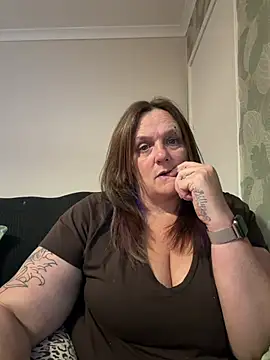 Big-Bootiej live cam on StripChat