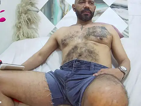 bruce_bigg live cam on StripChat