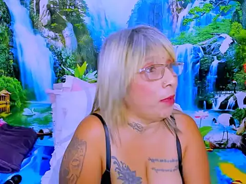 indianroxy live cam on StripChat