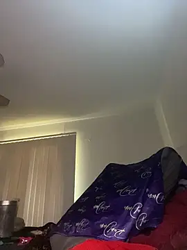 reecieofficial live cam on StripChat