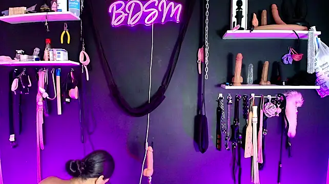 VictoryaLiah_BDSM live cam on StripChat