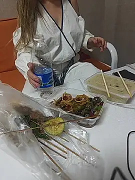 hunxuenvlang live cam on StripChat