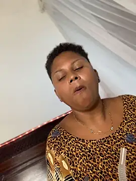 madelltheebony live cam on StripChat