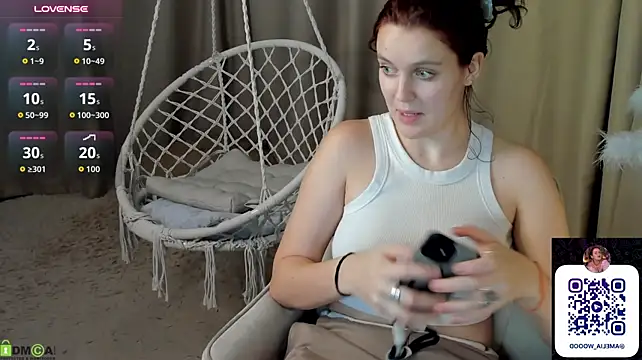Amelya_Wood live cam on StripChat
