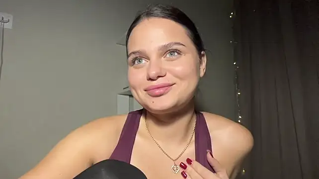 AlveraVolpert live cam on StripChat