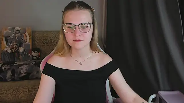 MissBrightShine live cam on StripChat