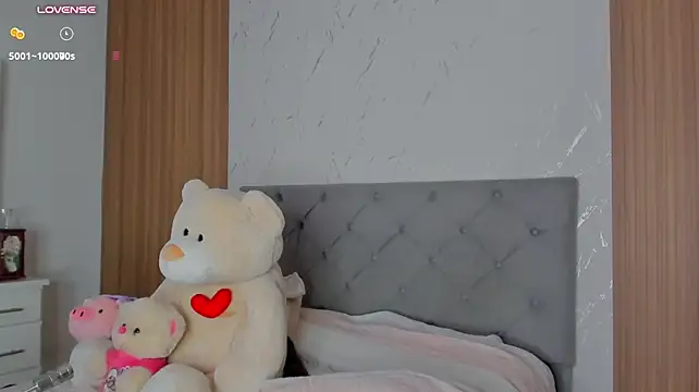 emilydavis live cam on StripChat