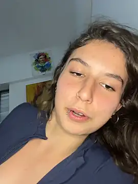 isadoramacici (F teen) - começando por aqui, pessoas novas?🙈☺️
