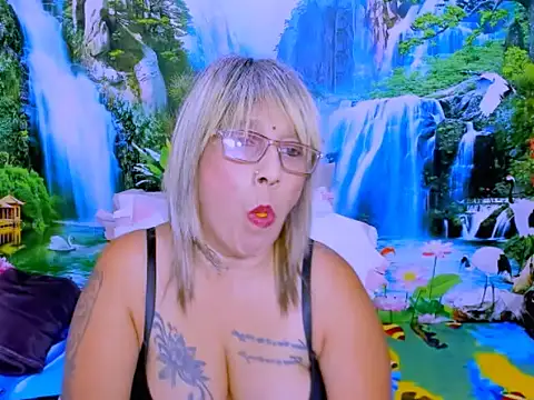indianroxy live cam on StripChat