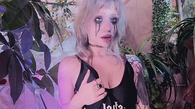 EffieRay live cam on StripChat