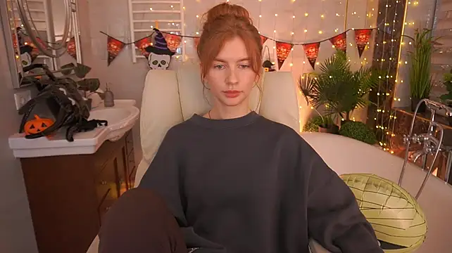 Nicol_Moonn live cam on StripChat