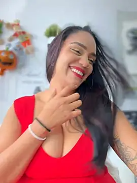 Sara-77 live sex cam
