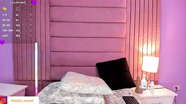 KittenDani live sex cam