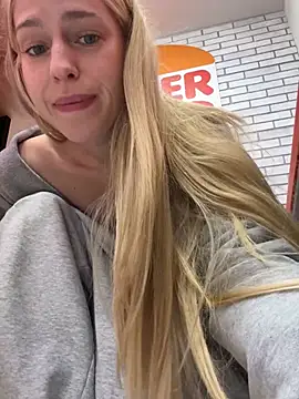 kira_mia live sex cam