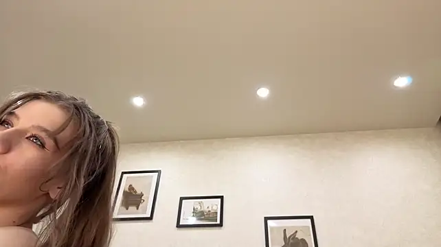 dolly_ll (F young) - Finger pussy
