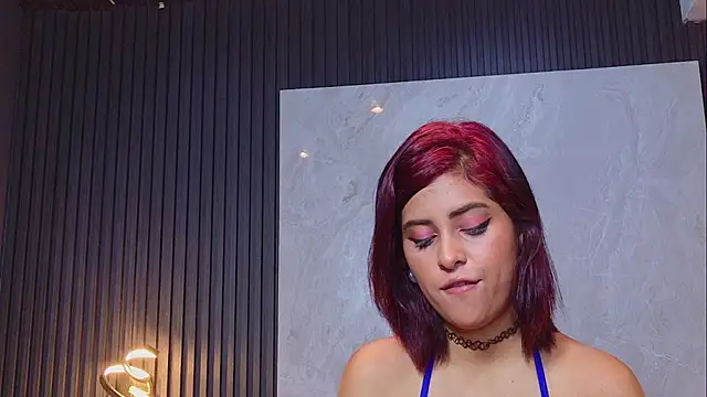 AuroraGray live cam on StripChat