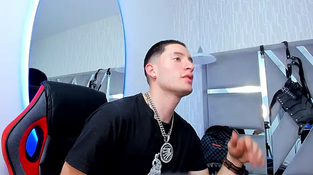 hunterheat__ live cam on StripChat