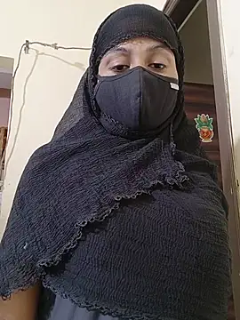 Hot_Saraa04