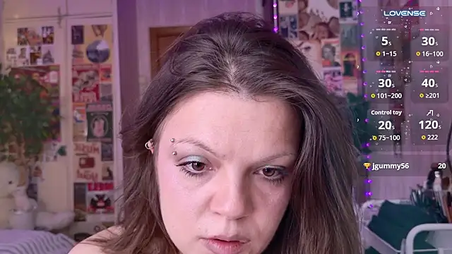 cutewhip live cam on StripChat