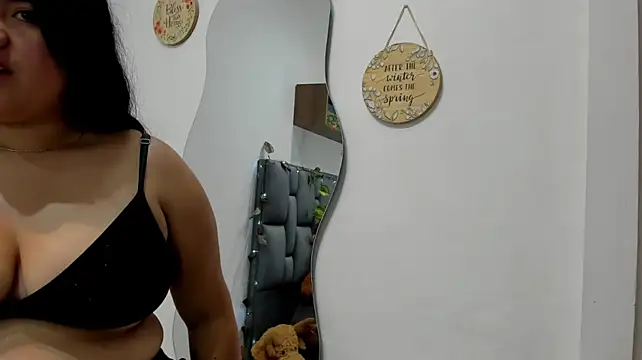 Isabella_18 live cam on StripChat