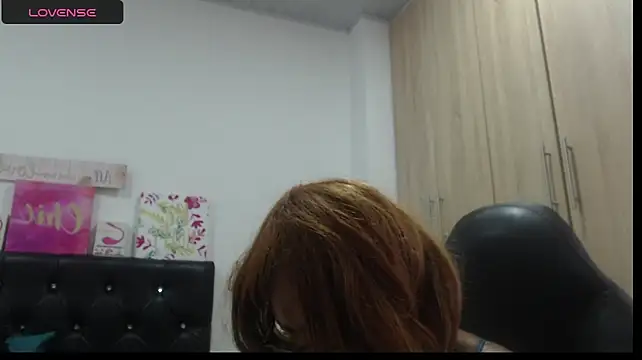 BustyMilf_