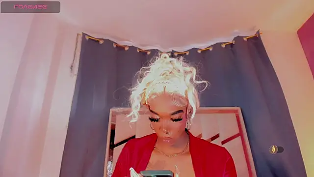 Sara_hot12112 live cam on StripChat