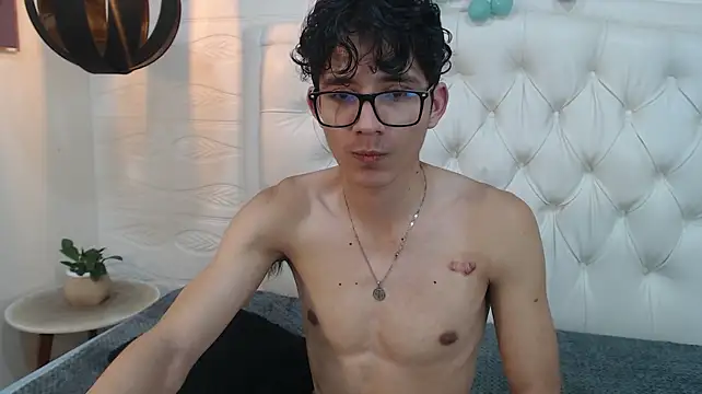 tim_cooper (M twink) - Masturbation in the doggy-styl