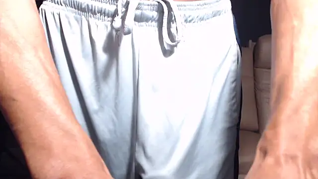 ThickD2C live cam on StripChat