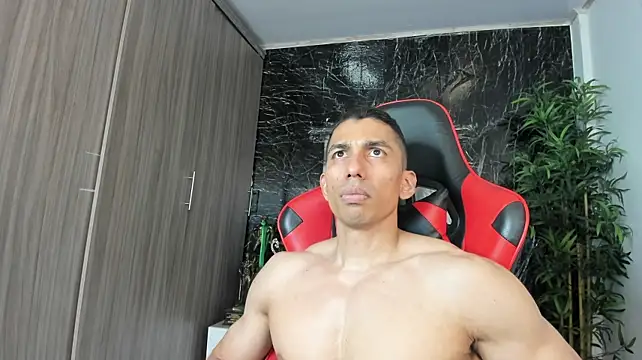 Erik_castle