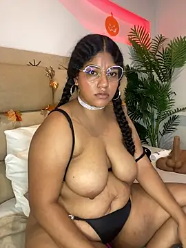 Molly__Beauty live cam on StripChat