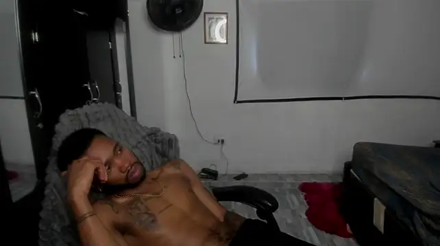 Kofi_exotic_2 live cam on StripChat