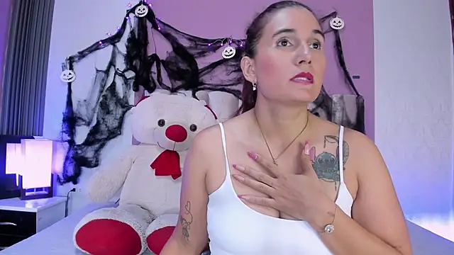 erotic roleplay chatroom AGATHA BRUNNETT