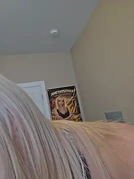 AmethystFoxx webcam