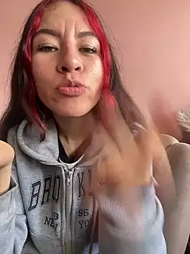 NohaBrooks_Pink