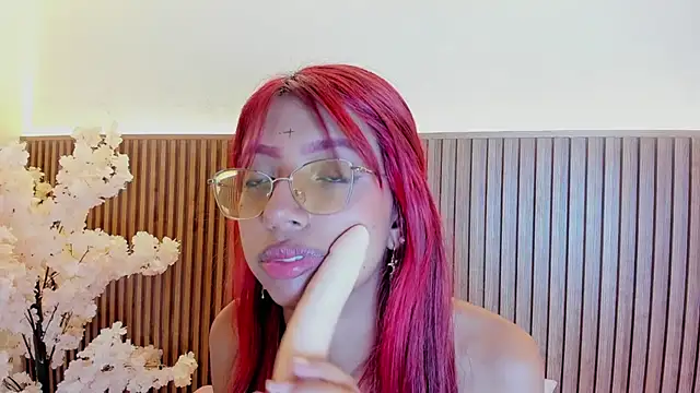Mila_Saint