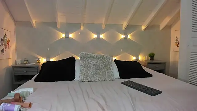 Naomi_Doll_ webcam