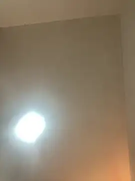 MommyHelpsmee live cam on StripChat