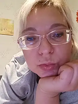 Vika1111 live cam on StripChat