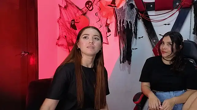 Hana_and_Chantal live cam on StripChat
