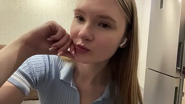 OdellBollaert live cam on StripChat