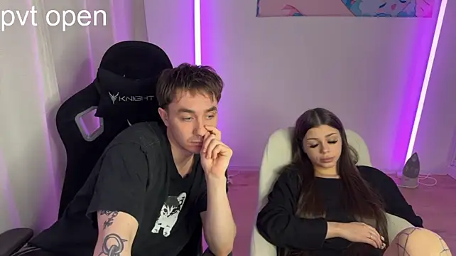 xgvgggx live cam on StripChat