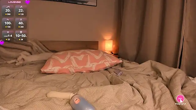 HikkiomorySaya live cam on StripChat