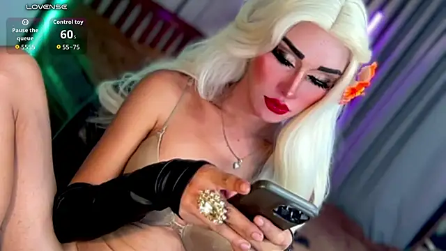 Midnight_Cravingsts live cam on StripChat