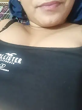 Dreamy-Doll live cam on StripChat