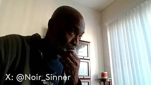 sinnernoir live cam on StripChat