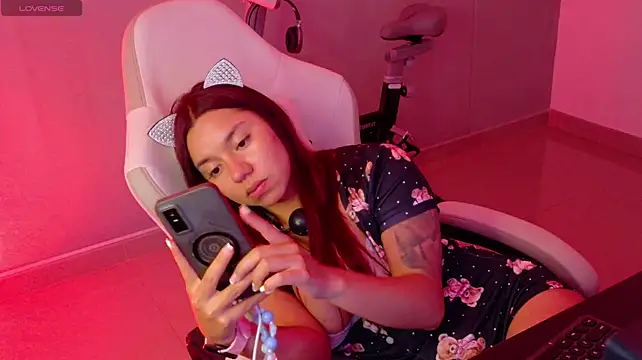 samantha_tattu live cam on StripChat