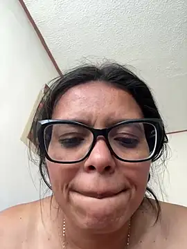 selena_foxy live cam on StripChat
