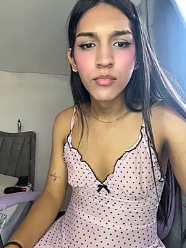 namy_moon1 live cam on StripChat