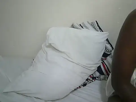 queen_annie7 live cam on StripChat